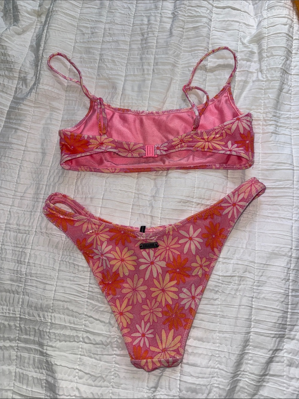 Triangl Bikini Set - Picture 2 of 2